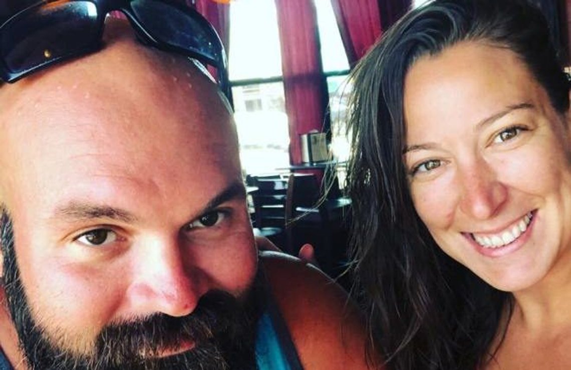Ashli Babbitt var den eneste som ble drept på Capitol Hill 6. januar, men vi får ikke vite av hvem. Den som det sies ble drept, politimannen Brian Sicknick, døde dagen etter, av ikke-relaterte årsaker. Ashli Babbitt var den eneste som ble drept på Capitol Hill 6. januar, men vi får ikke vite av hvem. Den som det sies ble drept, politimannen Brian Sicknick, døde dagen etter, av ikke-relaterte årsaker.