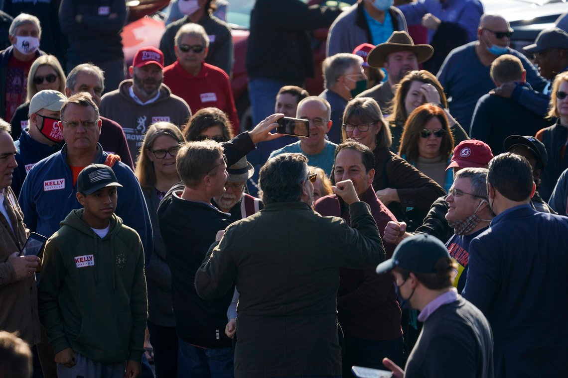 Sen. Ted Cruz, R-Texas, greets a crowd at a campaign rally for Sen. Kelly Loeffler, R-Ga., on Saturday, Jan. 2, 2021, in Cumming, Ga. (AP Photo/Brynn Anderson) Sen. Ted Cruz, R-Texas, greets a crowd at a campaign rally for Sen. Kelly Loeffler, R-Ga., on Saturday, Jan. 2, 2021, in Cumming, Ga. (AP Photo/Brynn Anderson)