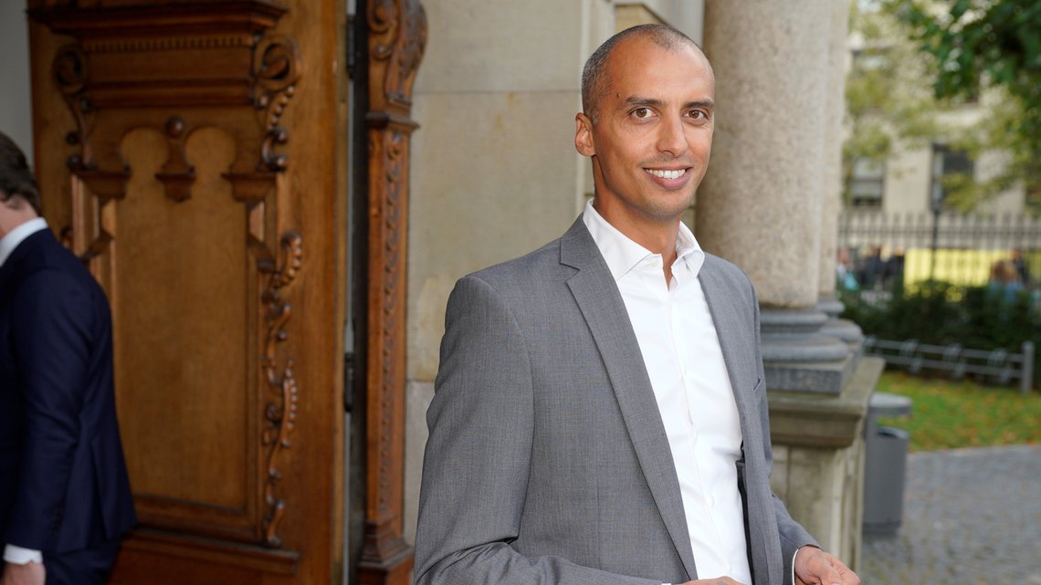 Integrasjonsminister Mattias Tesfaye vil sende hjem flere syriske migranter. Foto: Martin Sylvest / Ritzau Scanpix/ Reuters / NTB. Integrasjonsminister Mattias Tesfaye vil sende hjem flere syriske migranter. Foto: Martin Sylvest / Ritzau Scanpix/ Reuters / NTB.