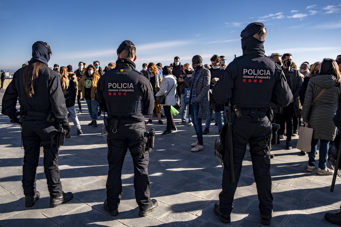 Mandatory Credit: Photo by Paco Freire/SOPA Images/Shutterstock (11713157l)
Police officers are seen in Barceloneta to prevent the anti-fascist protesters approaching the information tent of the far-right party VOX.
Anti-fascist protester gathered in the Barceloneta neighborhood to prevent the deployment of the information tent of the far-right VOX party led by Santiago Abascal.
Anti-fascist rally in front of the tent of the ultra-right party VOX, in Barcelona, Spain - 16 Jan 2021 Mandatory Credit: Photo by Paco Freire/SOPA Images/Shutterstock (11713157l)
Police officers are seen in Barceloneta to prevent the anti-fascist protesters approaching the information tent of the far-right party VOX.
Anti-fascist protester gathered in the Barceloneta neighborhood to prevent the deployment of the information tent of the far-right VOX party led by Santiago Abascal.
Anti-fascist rally in front of the tent of the ultra-right party VOX, in Barcelona, Spain - 16 Jan 2021