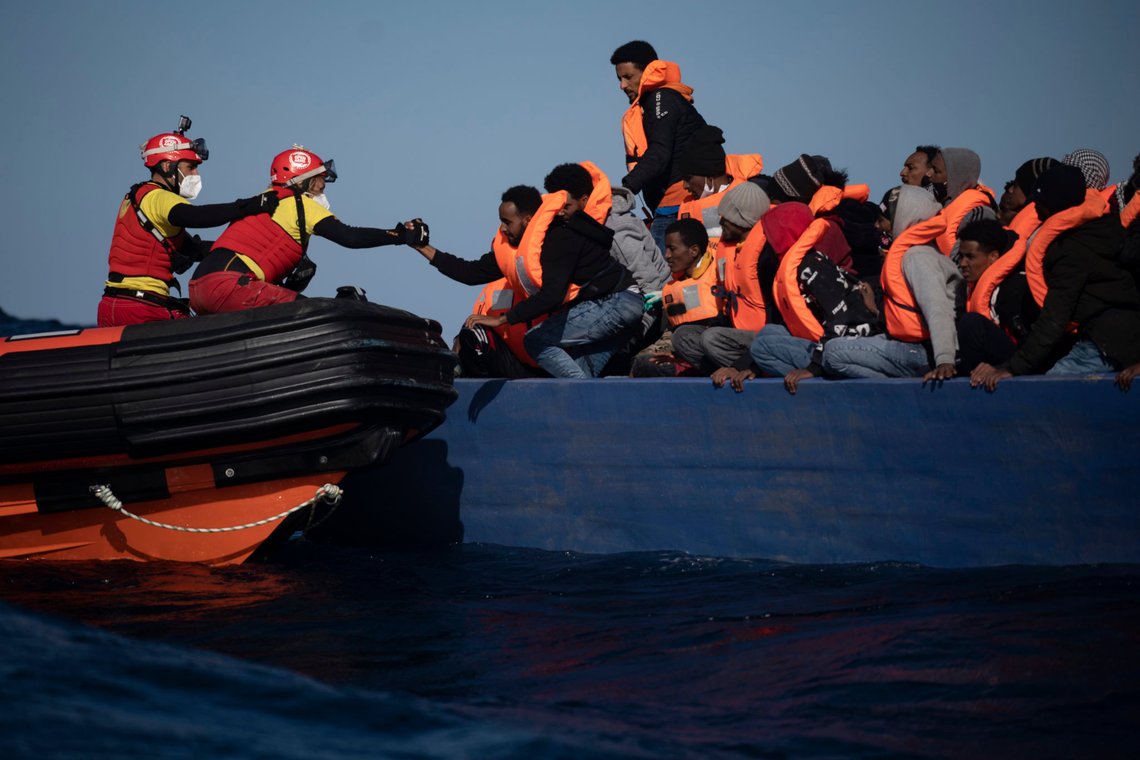 Krigene på Afrikas horn har produsert en strøm av migranter og noen reelle flyktninger. Så lenge Norge ikke reagerer mot åpenlyse svindlere og agenter for det eritreiske regimet vil stømmen aldri stoppe opp. Særlig ikke nå når krigen virkelig blusser opp igjen. Foto; Joan Mateu / AP / NTB Krigene på Afrikas horn har produsert en strøm av migranter og noen reelle flyktninger. Så lenge Norge ikke reagerer mot åpenlyse svindlere og agenter for det eritreiske regimet vil stømmen aldri stoppe opp. Særlig ikke nå når krigen virkelig blusser opp igjen. Foto; Joan Mateu / AP / NTB