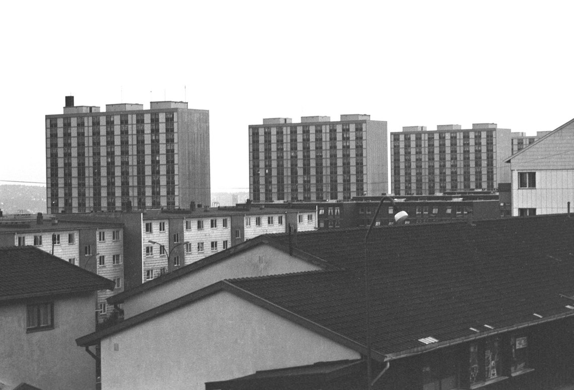 Linderud, Oslo, 19710904.
Boligblokker og høyhus på Linderud.
FOTO: IVAR AASERUD / AKTUELL / NTB Linderud, Oslo, 19710904.
Boligblokker og høyhus på Linderud.
FOTO: IVAR AASERUD / AKTUELL / NTB