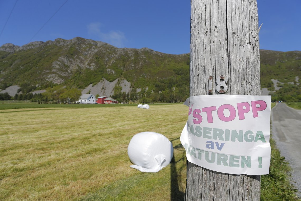 Haramsøy 20200611.
Protester mot det planlagte vindkraftverket på Haramsøy.
Foto: Svein Ove Ekornesvåg / NTB Haramsøy 20200611.
Protester mot det planlagte vindkraftverket på Haramsøy.
Foto: Svein Ove Ekornesvåg / NTB