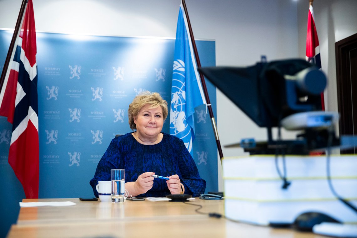 OSLO, NORGE 20210223.
Statsminister Erna Solberg (H) deltar I et digitalt møte i FNs sikkerhetsråd om klimaendringer og sikkerhet. Dette er første gang Solberg taler i Sikkerhetsrådet siden Norge ble medlem av rådet ved årsskiftet.
Foto: Berit Roald / NTB OSLO, NORGE 20210223.
Statsminister Erna Solberg (H) deltar I et digitalt møte i FNs sikkerhetsråd om klimaendringer og sikkerhet. Dette er første gang Solberg taler i Sikkerhetsrådet siden Norge ble medlem av rådet ved årsskiftet.
Foto: Berit Roald / NTB
