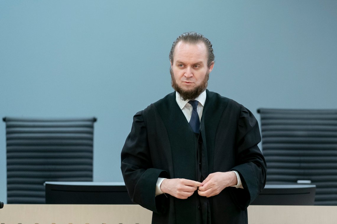 Oslo 20210303.
Forsvarer Nils Christian Nordhus under straffesaken mot kvinnen som i fjor ble hentet ut av al-Hol-leiren sammen med sine to barn. 30-åringen er tiltalt for deltakelse i terrororganisasjon fra hun ankom Syria i 2013 og fram til 2019. Saken pågår i sal 250 i Oslo tingrett.
Foto: Fredrik Hagen / NTB Oslo 20210303.
Forsvarer Nils Christian Nordhus under straffesaken mot kvinnen som i fjor ble hentet ut av al-Hol-leiren sammen med sine to barn. 30-åringen er tiltalt for deltakelse i terrororganisasjon fra hun ankom Syria i 2013 og fram til 2019. Saken pågår i sal 250 i Oslo tingrett.
Foto: Fredrik Hagen / NTB
