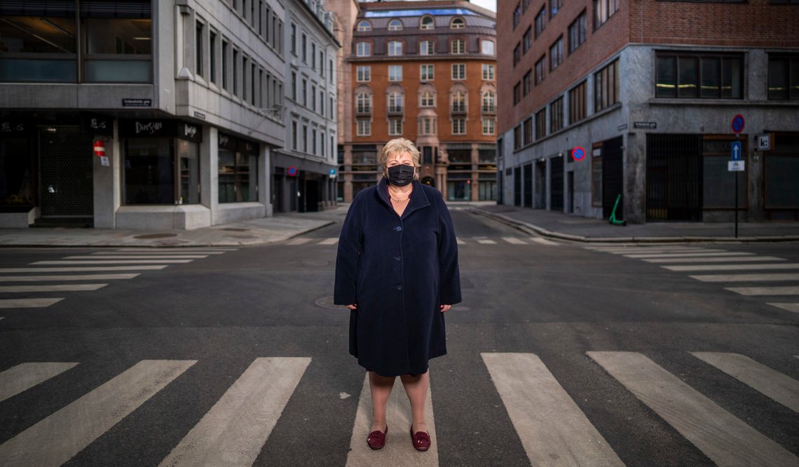 Oslo 20210309.
Ett år med nedstengninger ligger bak oss. Og igjen er store deler av Norge stengt, med like smittetall som i fjor. – Det er utrolig trist, sier statsminister Erna Solberg (H).
Foto: Heiko Junge / NTB Oslo 20210309.
Ett år med nedstengninger ligger bak oss. Og igjen er store deler av Norge stengt, med like smittetall som i fjor. – Det er utrolig trist, sier statsminister Erna Solberg (H).
Foto: Heiko Junge / NTB