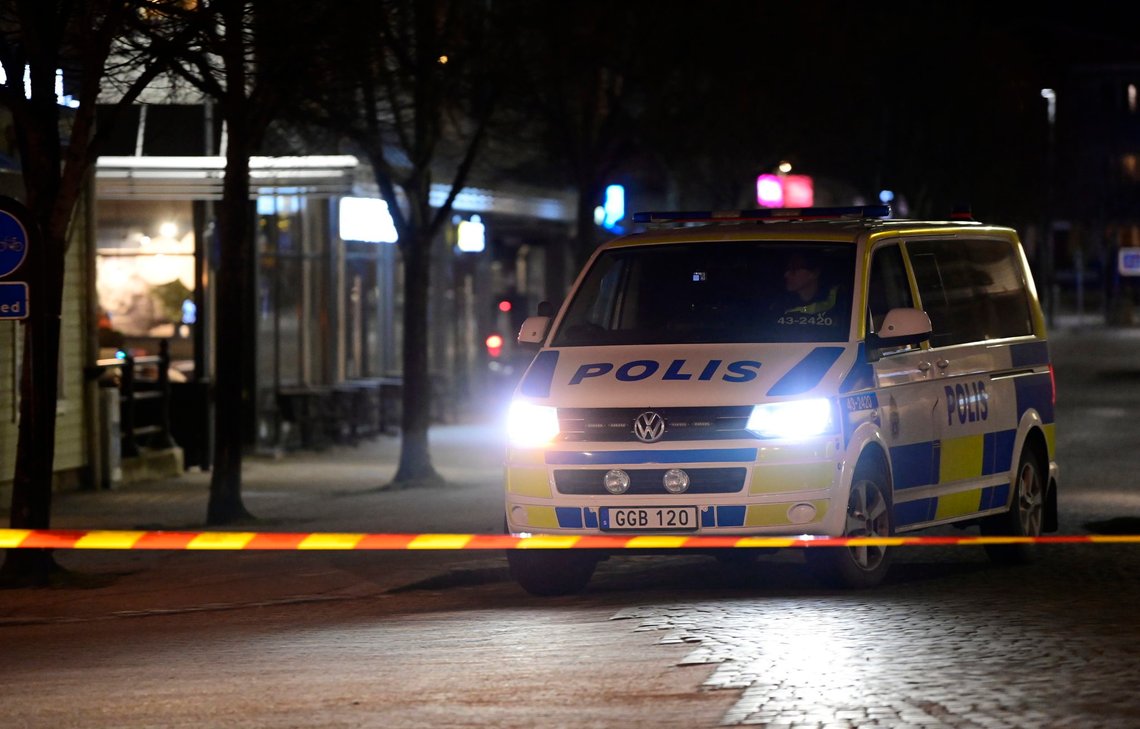 Police are seen in the area after several people were attacked in Vetlanda, Sweden, Wednesday, March 3, 2021. Swedish police say a man has assaulted at least eight people in a southern Sweden town, and that the case was being investigated as a suspected terrorist crime. Police said a man in his 20s attacked people in the small town of Vetlanda, about 190 kilometers (118 miles) southeast of Goteborg, Swedens second largest city. (Mikael Fritzon/TT News Agency via AP) Police are seen in the area after several people were attacked in Vetlanda, Sweden, Wednesday, March 3, 2021. Swedish police say a man has assaulted at least eight people in a southern Sweden town, and that the case was being investigated as a suspected terrorist crime. Police said a man in his 20s attacked people in the small town of Vetlanda, about 190 kilometers (118 miles) southeast of Goteborg, Swedens second largest city. (Mikael Fritzon/TT News Agency via AP)
