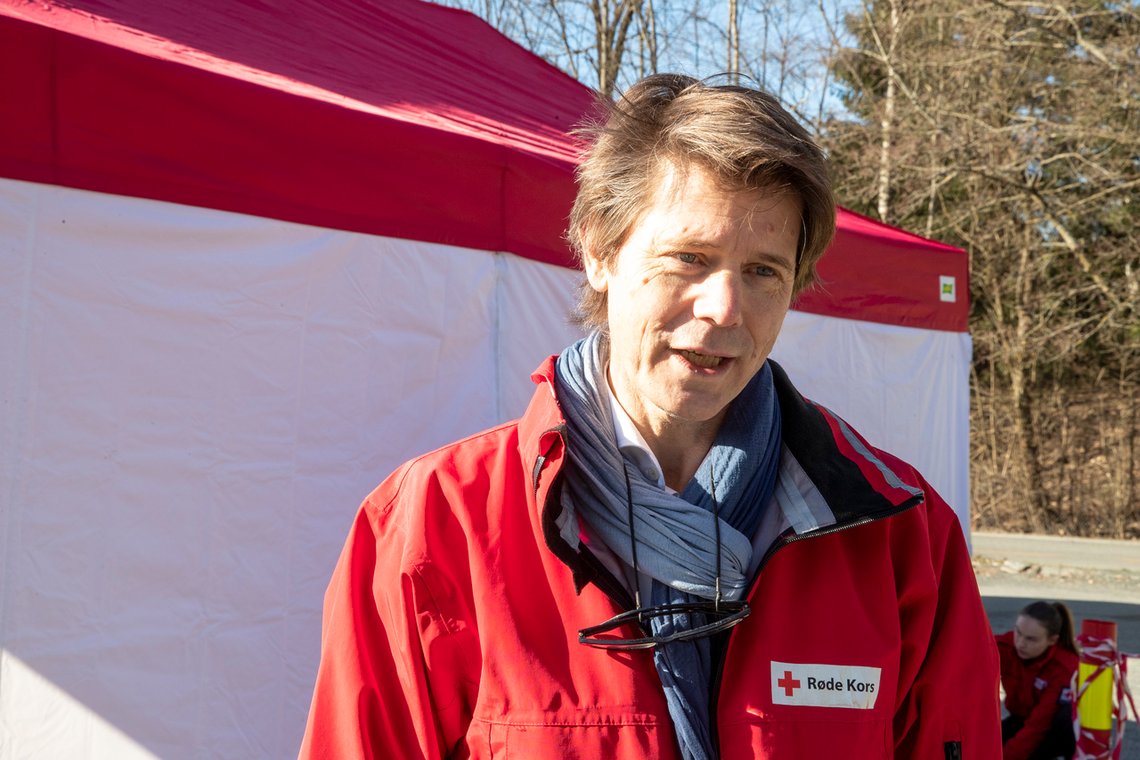 Sandvika 20200331.
Generalsekretær i Røde Kors, Bernt G. Apeland Asker og Bærum legevakt, der Røde Kors setter opp et mottakstelt som støtte i pasientmottaket ved legevakten.
Foto: Terje Pedersen / NTB Sandvika 20200331.
Generalsekretær i Røde Kors, Bernt G. Apeland Asker og Bærum legevakt, der Røde Kors setter opp et mottakstelt som støtte i pasientmottaket ved legevakten.
Foto: Terje Pedersen / NTB