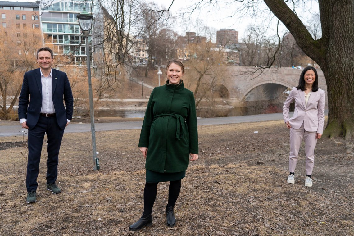 Oslo 20210325.
Arild Hermstad tv., Une Bastholm og Lan Marie Berg før landsmøtet til MDG.
Foto: Terje Pedersen / NTB Oslo 20210325.
Arild Hermstad tv., Une Bastholm og Lan Marie Berg før landsmøtet til MDG.
Foto: Terje Pedersen / NTB