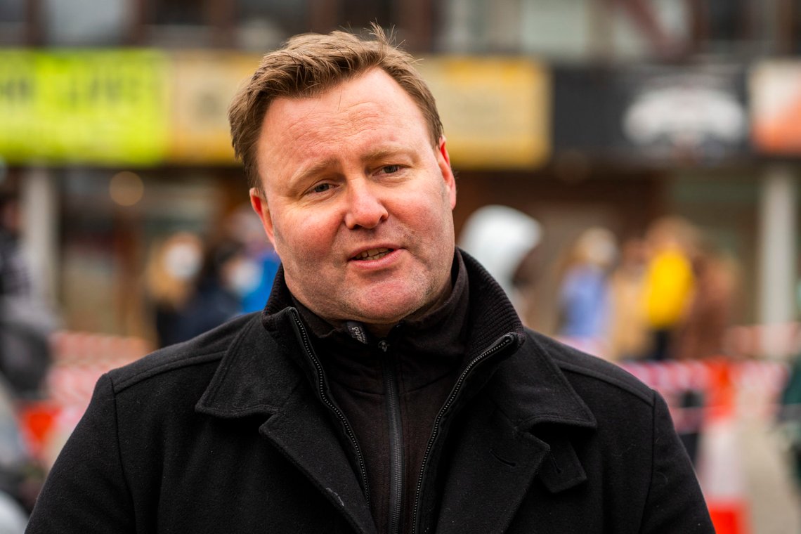 Oslo 20210303.
Assisterende helsedirektør Espen Rostrup Nakstad, er til stede når helsetjenesten ved Studentsamskipnaden i Oslo åpner et nytt korona-testtilbud på Universitetet i Oslo. Testingen vil foregå på Fredrikkeplassen på Blindern.
Foto: Håkon Mosvold Larsen / NTB Oslo 20210303.
Assisterende helsedirektør Espen Rostrup Nakstad, er til stede når helsetjenesten ved Studentsamskipnaden i Oslo åpner et nytt korona-testtilbud på Universitetet i Oslo. Testingen vil foregå på Fredrikkeplassen på Blindern.
Foto: Håkon Mosvold Larsen / NTB