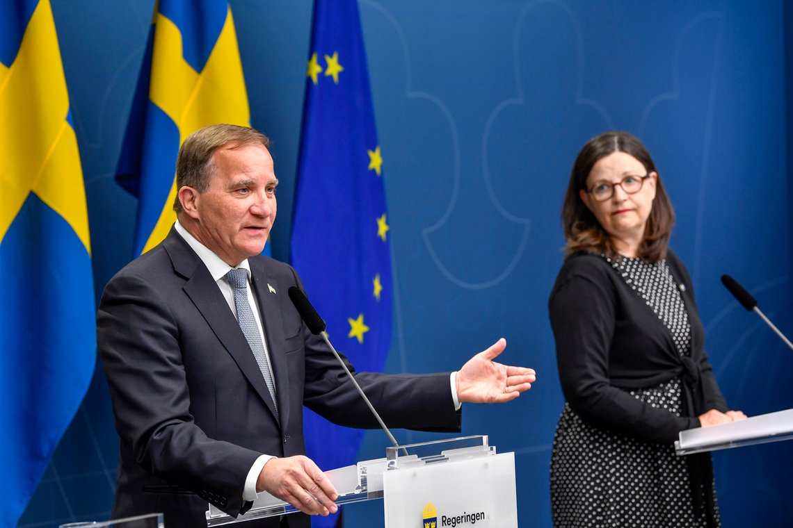 STOCKHOLM, SVERIGE 20200529.
Statsminister Stefan Löfven (S) och utbildningsminister Anna Ekström (S) meddelar under fredagens pressträff att skolorna kan öppna igen från i mitten av juni.
Foto: Henrik Montgomery/TT / NTB STOCKHOLM, SVERIGE 20200529.
Statsminister Stefan Löfven (S) och utbildningsminister Anna Ekström (S) meddelar under fredagens pressträff att skolorna kan öppna igen från i mitten av juni.
Foto: Henrik Montgomery/TT / NTB