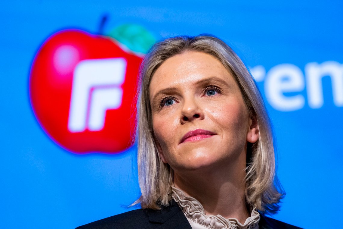 Oslo 20210219.
Fremskrittspartiets Sylvi Listhaug holder pressekonferanse på Stortinget i Oslo fredag formiddag.
FrP-leder Siv Jensen varslet torsdag at hun ikke tar gjenvalg som partileder og pekte samtidig ut Listhaug som sin arvtaker til partiledervervet.
Foto: Håkon Mosvold Larsen / NTB Oslo 20210219.
Fremskrittspartiets Sylvi Listhaug holder pressekonferanse på Stortinget i Oslo fredag formiddag.
FrP-leder Siv Jensen varslet torsdag at hun ikke tar gjenvalg som partileder og pekte samtidig ut Listhaug som sin arvtaker til partiledervervet.
Foto: Håkon Mosvold Larsen / NTB