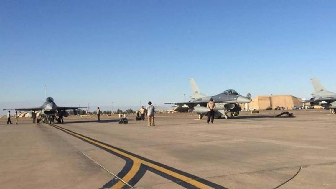 Al-Balad Air Base ligger nord for Bagdad, på grensen til de kurdiske områdene i Irak. Basen er ikke bemannet av amerikanske soldater nå, men irakiske piloter utdannet på F-16 får oppfølgende trening av utenlandske kontraktører. Foto: Twitter Al-Balad Air Base ligger nord for Bagdad, på grensen til de kurdiske områdene i Irak. Basen er ikke bemannet av amerikanske soldater nå, men irakiske piloter utdannet på F-16 får oppfølgende trening av utenlandske kontraktører. Foto: Twitter