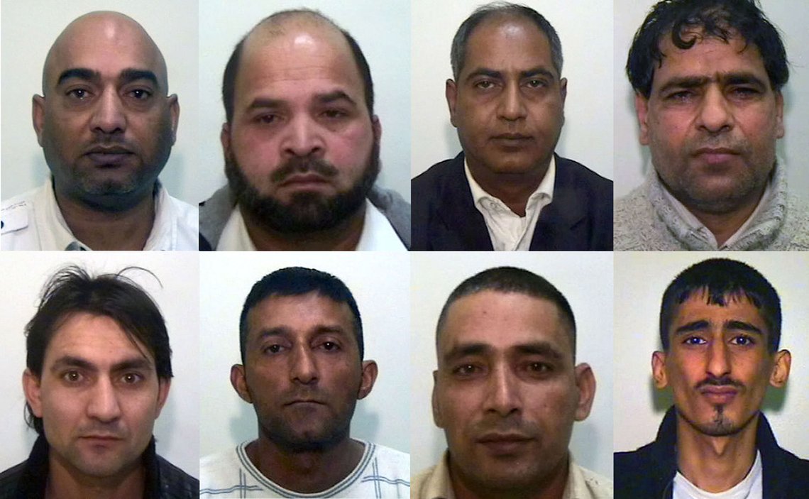 Åtte medlemmer av en Groomingjeng fra Rochdale og Oldham ble dømt for å ha utnyttet og forgrepet seg på jenter så unge som 13 år ved å overtale dem med alkohol og narkotika, for å så sende dem rundt til ulike menn for sex. De ble dømt for lovbrudd inkludert voldtekt, handel med jenter for sex og konspirasjon for å delta i seksuell aktivitet med et barn. Øverst fra venstre til høyre: Mohammed Amin, Abdul Rauf, Abdul Qayyum og Abdul Aziz, (nederst til venstre) Hamid Safi, Mohammed Sajid, Adil Khan og Kabeer Hassan
Foto: REX (1711948a) Åtte medlemmer av en Groomingjeng fra Rochdale og Oldham ble dømt for å ha utnyttet og forgrepet seg på jenter så unge som 13 år ved å overtale dem med alkohol og narkotika, for å så sende dem rundt til ulike menn for sex. De ble dømt for lovbrudd inkludert voldtekt, handel med jenter for sex og konspirasjon for å delta i seksuell aktivitet med et barn. Øverst fra venstre til høyre: Mohammed Amin, Abdul Rauf, Abdul Qayyum og Abdul Aziz, (nederst til venstre) Hamid Safi, Mohammed Sajid, Adil Khan og Kabeer Hassan
Foto: REX (1711948a)