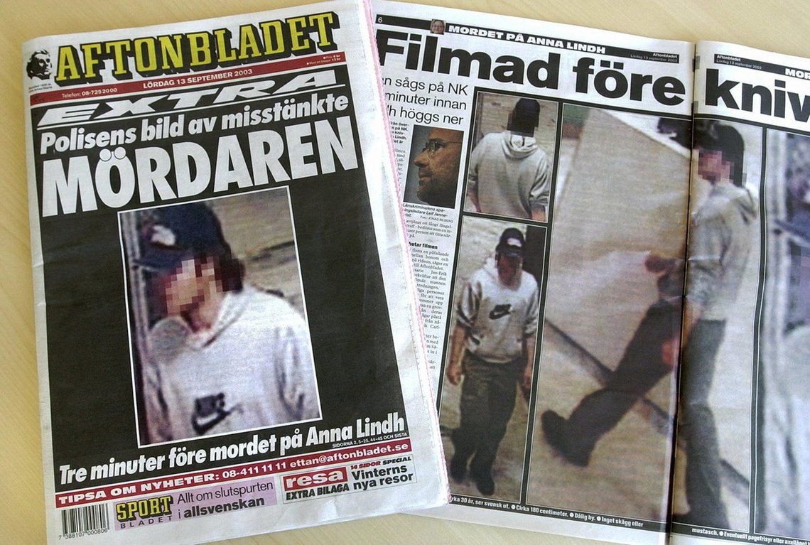 STOCKHOLM 20030913
Svensk politi bekrefter at bildene som er trykt i svenske aviser, er mannen de leter etter i jakten på Anna Lindhs drapsmann. Her forsiden på Aftonbladet lørdag.
Foto: NTB STOCKHOLM 20030913
Svensk politi bekrefter at bildene som er trykt i svenske aviser, er mannen de leter etter i jakten på Anna Lindhs drapsmann. Her forsiden på Aftonbladet lørdag.
Foto: NTB