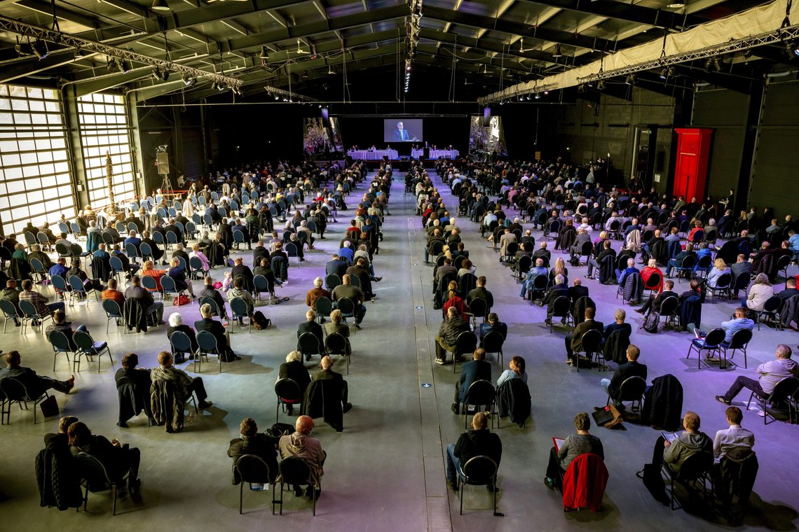 AfD-medlemmer på et koronatilpasset møte i Braunschweig, 15. mai. Foto: Moritz Frankenberg/dpa via AP/NTB AfD-medlemmer på et koronatilpasset møte i Braunschweig, 15. mai. Foto: Moritz Frankenberg/dpa via AP/NTB