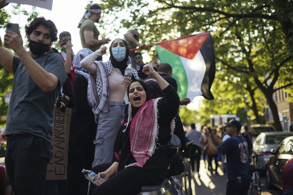 Pro-Palestina-aktivister er en fortsettelse av BLM for mange. Det var tydelig under demonstrasjoner 15. mai. Her fra New York. Foto: Kevin Hagen/AP/NTB Pro-Palestina-aktivister er en fortsettelse av BLM for mange. Det var tydelig under demonstrasjoner 15. mai. Her fra New York. Foto: Kevin Hagen/AP/NTB