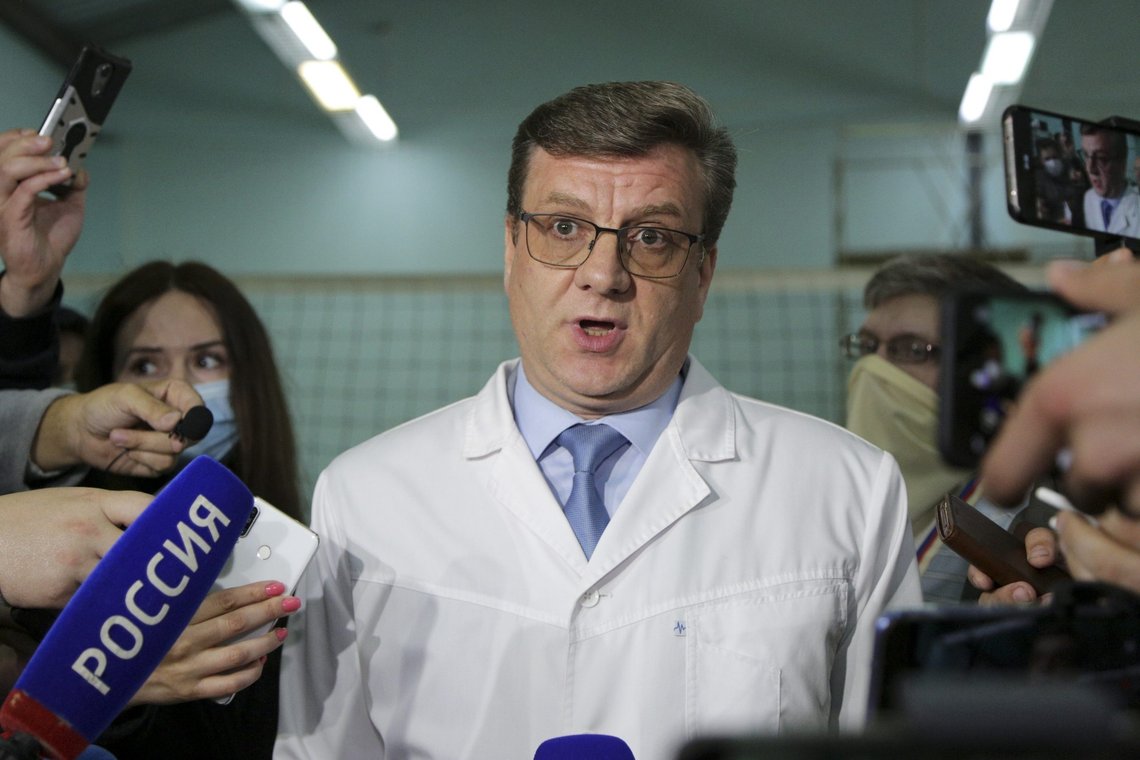 FILE - In this Friday, Aug. 21, 2020 file photo, Alexander Murakhovsky, chief physician of the Omsk Ambulance Hospital No. 1, intensive care unit where Alexei Navalny was hospitalized speaks to the media in Omsk, Russia. Russian opposition leader Alexei Navalny was the victim of an attack and poisoned with the Soviet-era nerve agent Novichok, the German government said Wednesday, Sept. 2 citing new test results. Navalny, a politician and corruption investigator who is one of Russian President Vladimir Putin's fiercest critics, fell ill on a flight back to Moscow from Siberia on Aug 20 and was taken to a hospital in the Siberian city of Omsk after the plane made an emergency landing. (AP Photo/Evgeniy Sofiychuk, File) FILE - In this Friday, Aug. 21, 2020 file photo, Alexander Murakhovsky, chief physician of the Omsk Ambulance Hospital No. 1, intensive care unit where Alexei Navalny was hospitalized speaks to the media in Omsk, Russia. Russian opposition leader Alexei Navalny was the victim of an attack and poisoned with the Soviet-era nerve agent Novichok, the German government said Wednesday, Sept. 2 citing new test results. Navalny, a politician and corruption investigator who is one of Russian President Vladimir Putin's fiercest critics, fell ill on a flight back to Moscow from Siberia on Aug 20 and was taken to a hospital in the Siberian city of Omsk after the plane made an emergency landing. (AP Photo/Evgeniy Sofiychuk, File)