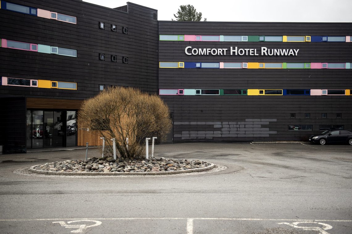 Comfort Hotel Runway er et av de store karantenehotellene ved Oslo lufthavn på Gardermoen i Ullensaker kommune. Foto: Annika Byrde / NTB Comfort Hotel Runway er et av de store karantenehotellene ved Oslo lufthavn på Gardermoen i Ullensaker kommune. Foto: Annika Byrde / NTB