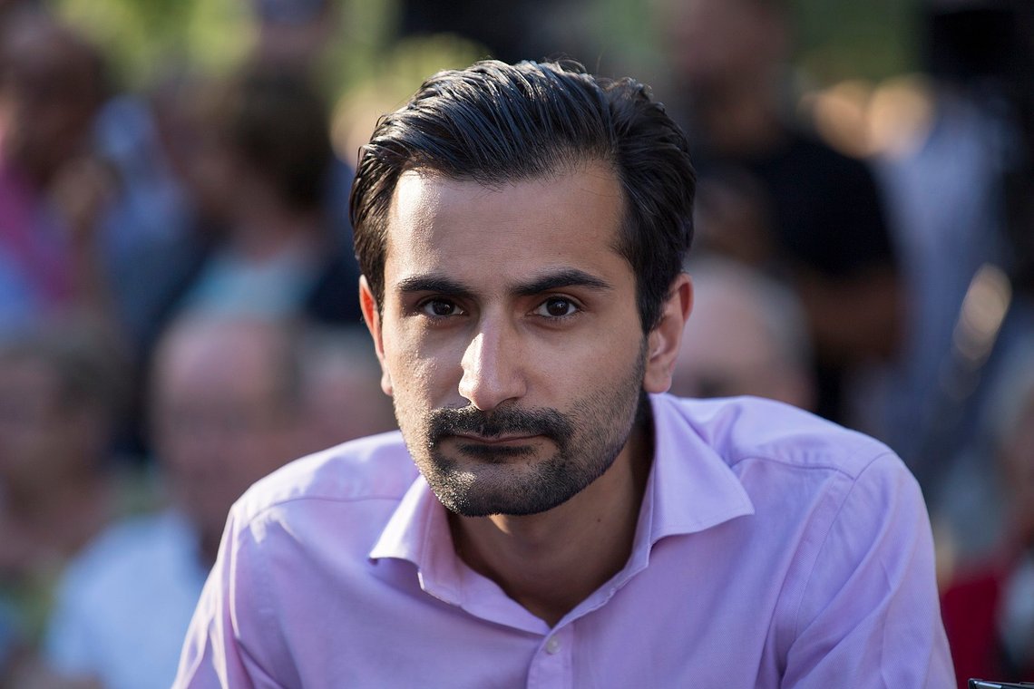 Hanif Bali sitter i Riksdagen for Moderaterna. Han er en trussel mot demokratiet, mener statlig svensk ekspertkomit´. Foto: Per Pettersson/ Wikimedia Hanif Bali sitter i Riksdagen for Moderaterna. Han er en trussel mot demokratiet, mener statlig svensk ekspertkomit´. Foto: Per Pettersson/ Wikimedia