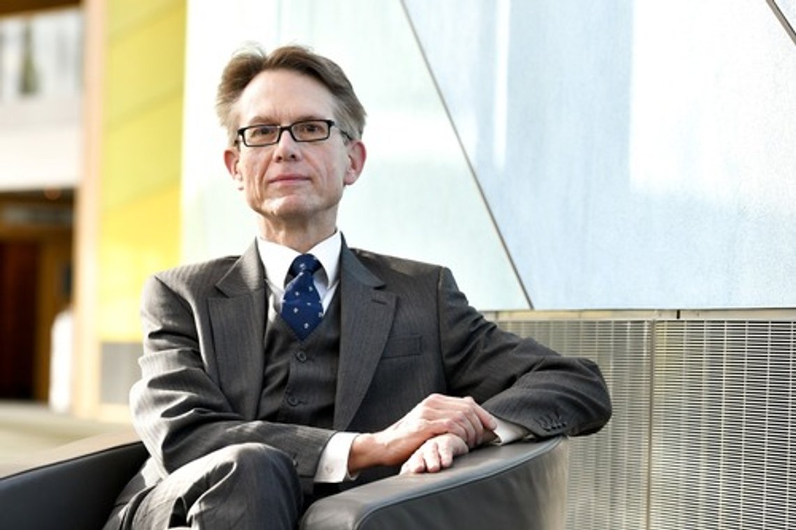 Den tyske politikeren Gunnar Beck sitter i EU-parlamentet som representant for Alternative für Deutschland (AfD). Han frykter at EU vil importere opp mot 70 millioner afrikanske migranter innen 2035. Foto: EU-parlamentet Den tyske politikeren Gunnar Beck sitter i EU-parlamentet som representant for Alternative für Deutschland (AfD). Han frykter at EU vil importere opp mot 70 millioner afrikanske migranter innen 2035. Foto: EU-parlamentet