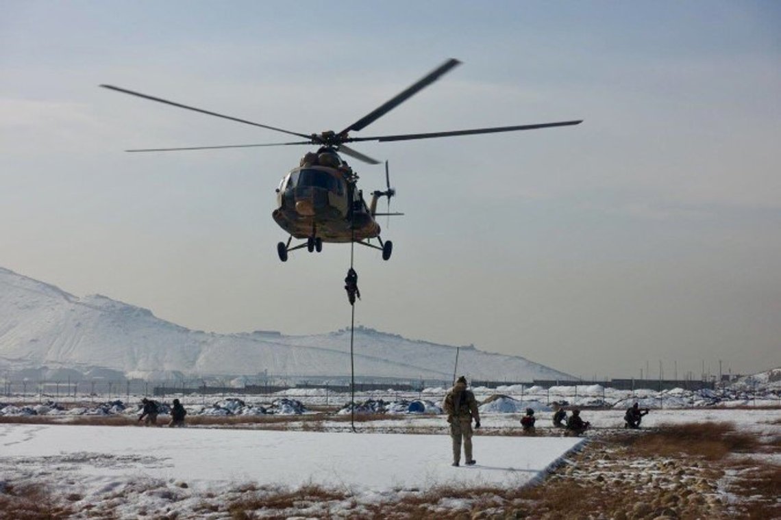 Lokalt ansatte ved blant annet det norske militære bidraget til Resolute Support Mission (RSM) i Afghanistan har fått opphold i Norge, når de norske styrkene nå trekkes ut av Afghanistan. Også de ansattes nære familie får opphold. Illustrasjonsfoto: Marinejegerkommandoen Lokalt ansatte ved blant annet det norske militære bidraget til Resolute Support Mission (RSM) i Afghanistan har fått opphold i Norge, når de norske styrkene nå trekkes ut av Afghanistan. Også de ansattes nære familie får opphold. Illustrasjonsfoto: Marinejegerkommandoen