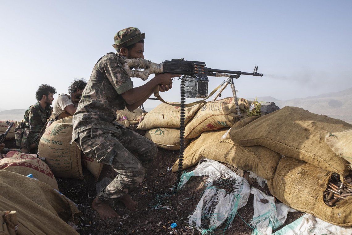 Regjeringssoldater med saudiarabisk luftstøtte forsvarer byen Maarib mot en houthi-offensiv ved Kassara i Nord-Jemen. Foto: Nariman El-Mofty / AP / NTB Regjeringssoldater med saudiarabisk luftstøtte forsvarer byen Maarib mot en houthi-offensiv ved Kassara i Nord-Jemen. Foto: Nariman El-Mofty / AP / NTB