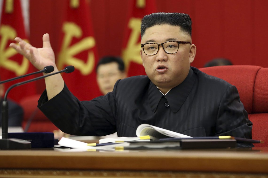Nord-Koreas leder Kim Jong-un advarte denne uka partifellene om at landets matsituasjon er vanskelig. Foto: KCNA via AP / NTB Nord-Koreas leder Kim Jong-un advarte denne uka partifellene om at landets matsituasjon er vanskelig. Foto: KCNA via AP / NTB