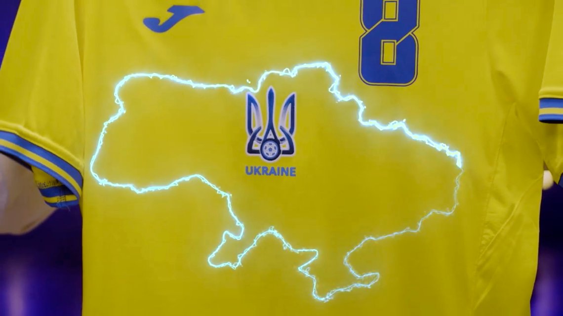 Ukrainas EM-drakt har skapt store reaksjoner i Russland. Fotball-EM kan fort bli mer politikk enn underholdning. Foto: AP / NTB Ukrainas EM-drakt har skapt store reaksjoner i Russland. Fotball-EM kan fort bli mer politikk enn underholdning. Foto: AP / NTB