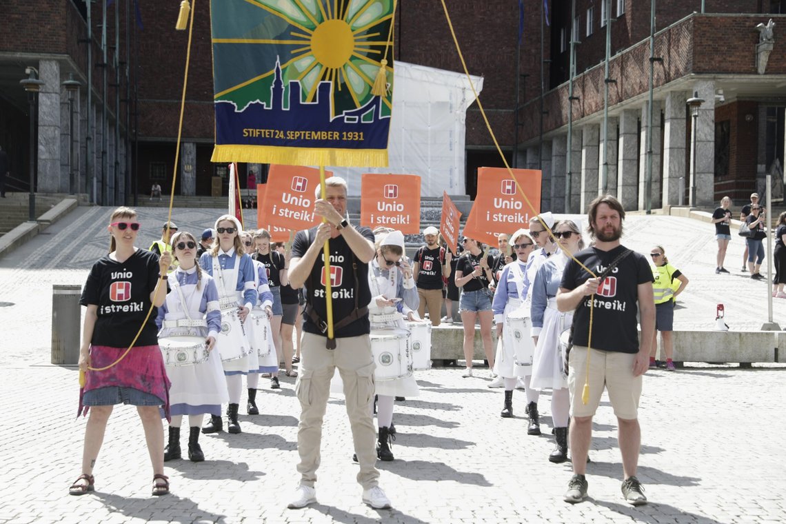 Tirsdag ble Unio-streiken trappet kraftig opp med over 20.000 kommuneansatte i streik. Foto: Berit Roald / NTB Tirsdag ble Unio-streiken trappet kraftig opp med over 20.000 kommuneansatte i streik. Foto: Berit Roald / NTB