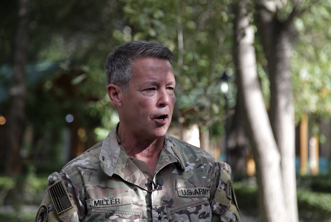 USAs øverstkommanderende i landet, general Austin S. Miller, snakker med pressen i Kabul i Afghanistan. Foto: Ahmad Seir / AP / NTB USAs øverstkommanderende i landet, general Austin S. Miller, snakker med pressen i Kabul i Afghanistan. Foto: Ahmad Seir / AP / NTB