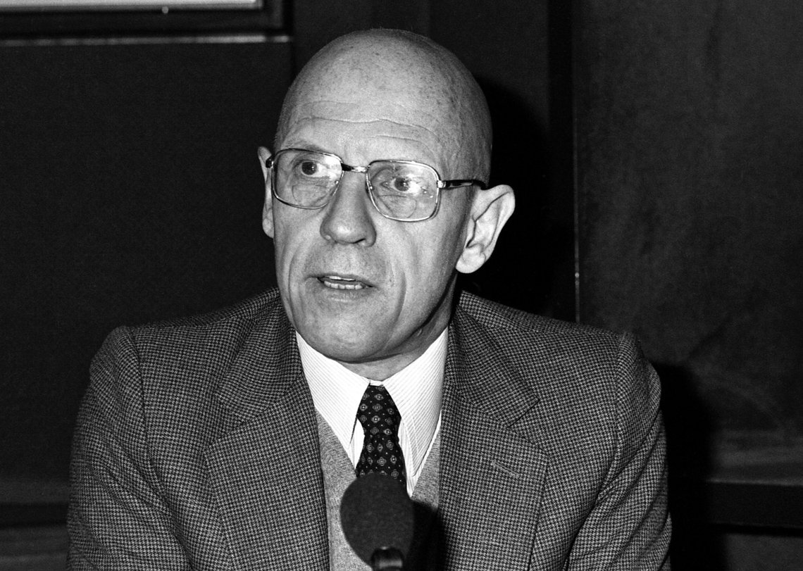 Michel Foucault. Først voldtok han barn. Deretter bidro han til å ødelegge en sivilisasjon. Et monster på alle måter, som tross alt skrev noen gode tekster, men levde som et rent svin. Foto; AP /Alexis Duclos/ NTB Michel Foucault. Først voldtok han barn. Deretter bidro han til å ødelegge en sivilisasjon. Et monster på alle måter, som tross alt skrev noen gode tekster, men levde som et rent svin. Foto; AP /Alexis Duclos/ NTB