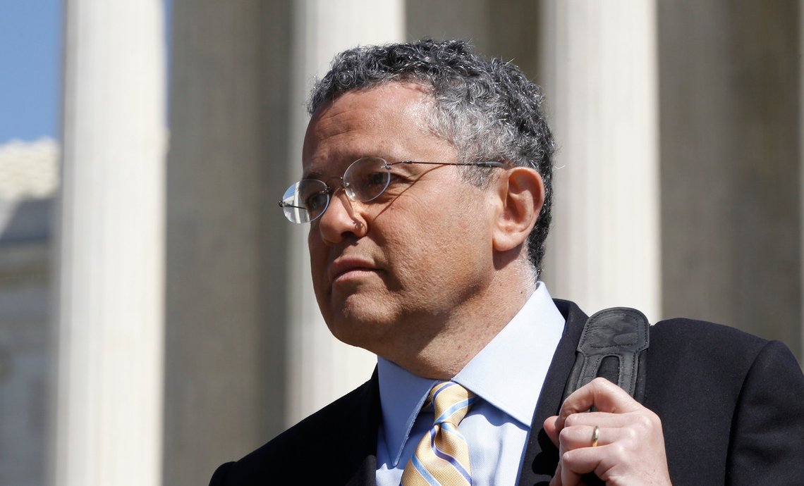 Jeffrey Toobin ønskes velkommen tilbake til CNN etter pinlig episode. Intervjuet ble også en pinlig affæret. Foto: AP /Charles Dharapak/ NTB Jeffrey Toobin ønskes velkommen tilbake til CNN etter pinlig episode. Intervjuet ble også en pinlig affæret. Foto: AP /Charles Dharapak/ NTB