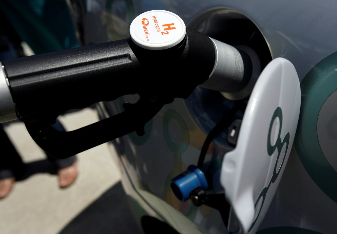 Hydrogen kan brukes som drivstoff. Men det krever veldig mye energi, og massiv utbygging av solceller og vindkraft. Foto: REUTERS/Shannon Stapleton/ NTB Hydrogen kan brukes som drivstoff. Men det krever veldig mye energi, og massiv utbygging av solceller og vindkraft. Foto: REUTERS/Shannon Stapleton/ NTB