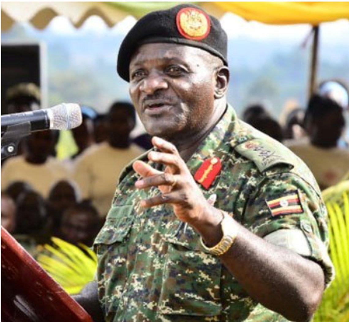 Samferdselsministeren i Uganda, general Edward Katumba Wamala, er skutt på åpen gate. Foto: Twitter Samferdselsministeren i Uganda, general Edward Katumba Wamala, er skutt på åpen gate. Foto: Twitter