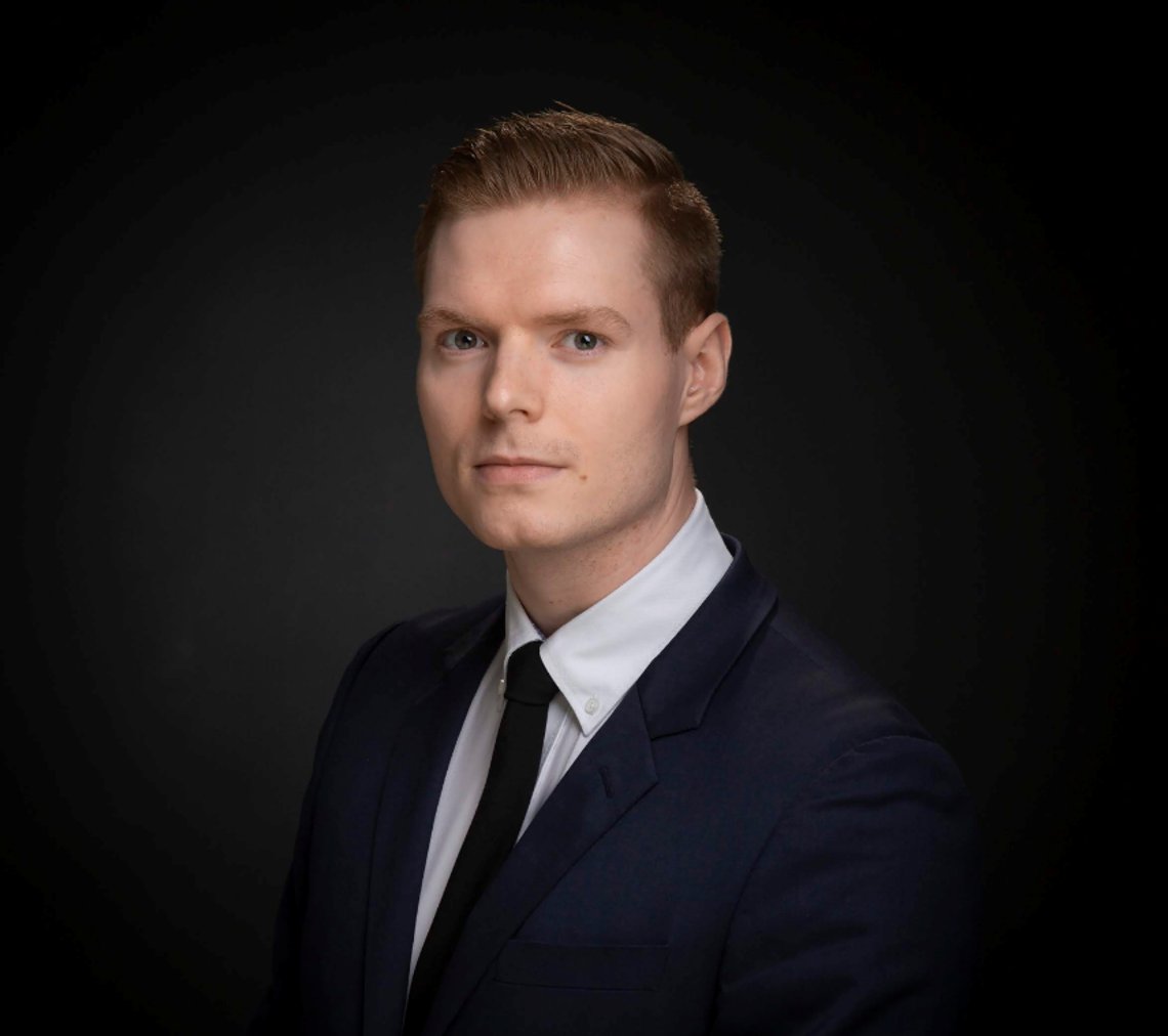 Emil Tranøy Aasheim (25) er nylig valgt som leder for Demokratene Stord. Foto: Studio Hjelm Emil Tranøy Aasheim (25) er nylig valgt som leder for Demokratene Stord. Foto: Studio Hjelm