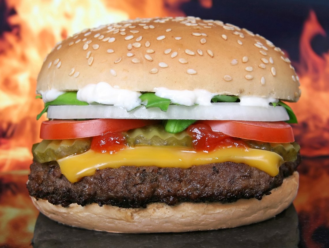 Har du lyst på en burger? Da bedriver du giftig maskulinitet og dreper kloden i samme slengen. Foto: Pixabay Har du lyst på en burger? Da bedriver du giftig maskulinitet og dreper kloden i samme slengen. Foto: Pixabay