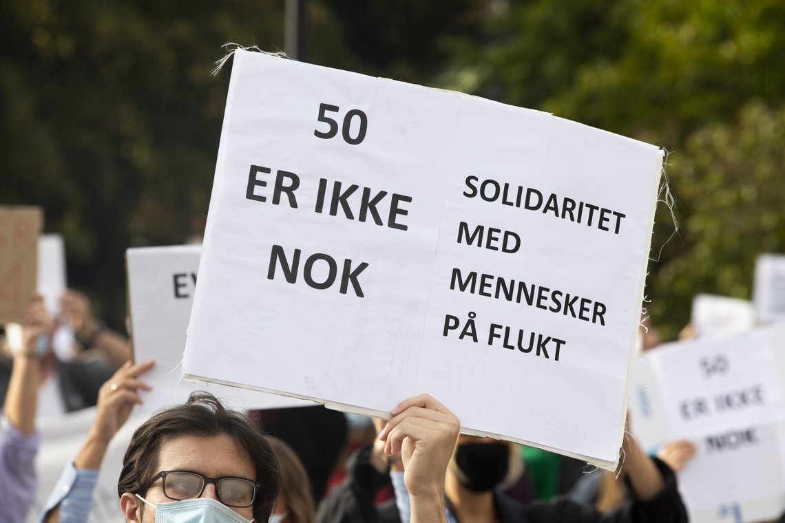 Moria-demonstrasjon foran Stortinget i fjor. 50 kvoteflyktninger fra Hellas er blant de rundt 1.000 av årets kvote som alt har ankommet Norge. Arkivfoto: Terje Pedersen / NTB Moria-demonstrasjon foran Stortinget i fjor. 50 kvoteflyktninger fra Hellas er blant de rundt 1.000 av årets kvote som alt har ankommet Norge. Arkivfoto: Terje Pedersen / NTB