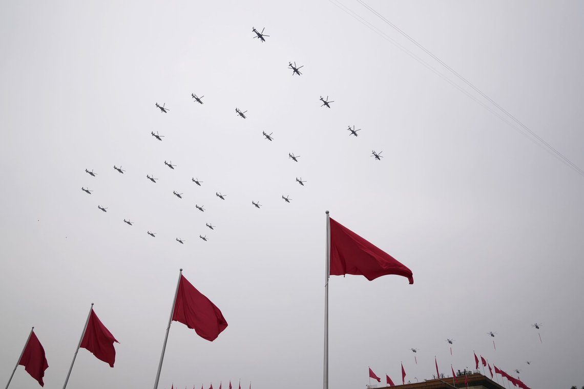 Kina viste styrke under feiringen av 100-årsdagen for landets kommunistparti den 1. juli. I juni ble det oppdaget at nye rakettsiloer var under bygging i Kina, noe som kan tyde på en utvidelse av landets atomvåpenarsenal. Foto: Ng Han Guan / AP / NTB Kina viste styrke under feiringen av 100-årsdagen for landets kommunistparti den 1. juli. I juni ble det oppdaget at nye rakettsiloer var under bygging i Kina, noe som kan tyde på en utvidelse av landets atomvåpenarsenal. Foto: Ng Han Guan / AP / NTB