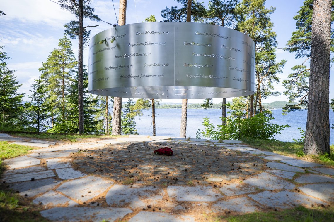 Minnesmerke på Utøya, der 69 personer ble drept av Anders Behring Breivik 22. juli 2011. Denne uka markeres tiårsdagen for terrorangrepene. Foto: Håkon Mosvold Larsen / NTB Minnesmerke på Utøya, der 69 personer ble drept av Anders Behring Breivik 22. juli 2011. Denne uka markeres tiårsdagen for terrorangrepene. Foto: Håkon Mosvold Larsen / NTB