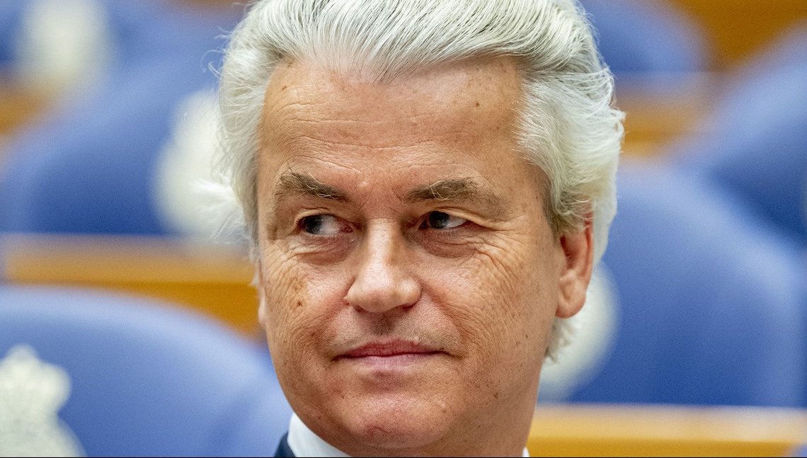 Geert Wilders på tiltalebenken i Høyesterett i Nederland. Nå er han dømt for oppfordring til hat og vold mot marokkanere. Foto: Robin Utrecht /Shutterstock /NTB Geert Wilders på tiltalebenken i Høyesterett i Nederland. Nå er han dømt for oppfordring til hat og vold mot marokkanere. Foto: Robin Utrecht /Shutterstock /NTB