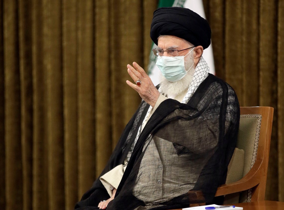 Irans øverste leder, ayatolla Ali Khamenei, anklager USA for å være sta og vanskelige å stole på. Foto: Office of the Iranian Supreme Leader via AP / NTB Irans øverste leder, ayatolla Ali Khamenei, anklager USA for å være sta og vanskelige å stole på. Foto: Office of the Iranian Supreme Leader via AP / NTB