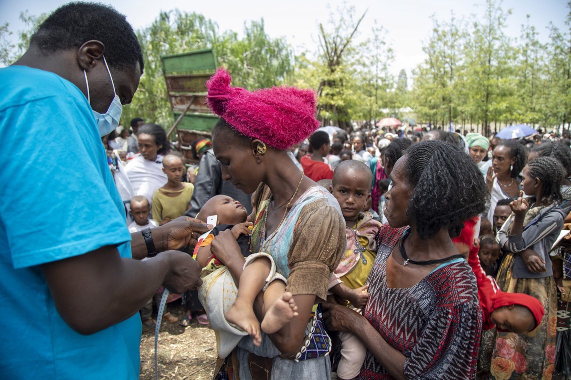 Hjelpearbeidere i sving i Tigray-regionen, der over 100.000 barn ifølge FN trues av den mest ekstreme og livstruende formen for underernæring. Foto: Unicef via AP / NTB Hjelpearbeidere i sving i Tigray-regionen, der over 100.000 barn ifølge FN trues av den mest ekstreme og livstruende formen for underernæring. Foto: Unicef via AP / NTB