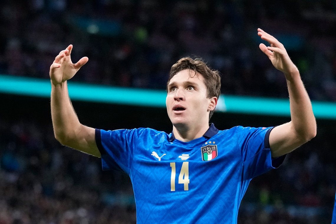 Federico Chiesa har vært en åpenbaring i fotball-EM. Men har han ennå krefter igjen? Det får vi se søndag kveld. Kampen starter 21.00. Foto: AP /Frank Augstein/ MTB Federico Chiesa har vært en åpenbaring i fotball-EM. Men har han ennå krefter igjen? Det får vi se søndag kveld. Kampen starter 21.00. Foto: AP /Frank Augstein/ MTB