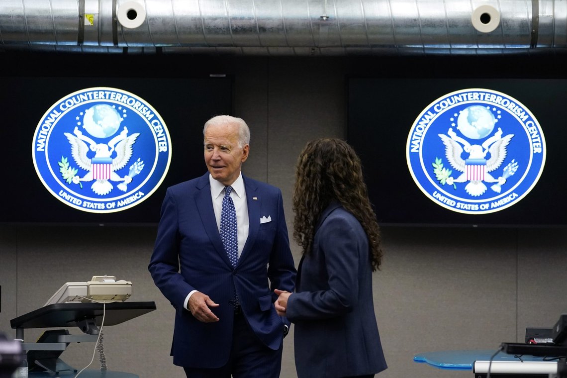 President Joe Biden besøkte tirsdag USA nasjonale etterretningstjeneste nær Washington. Foto: Susan Walsh / AP / NTB President Joe Biden besøkte tirsdag USA nasjonale etterretningstjeneste nær Washington. Foto: Susan Walsh / AP / NTB