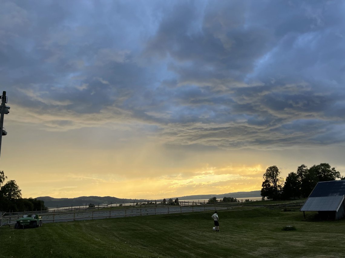 Solnedgang på Atlungstad ved Mjøsa Solnedgang på Atlungstad ved Mjøsa