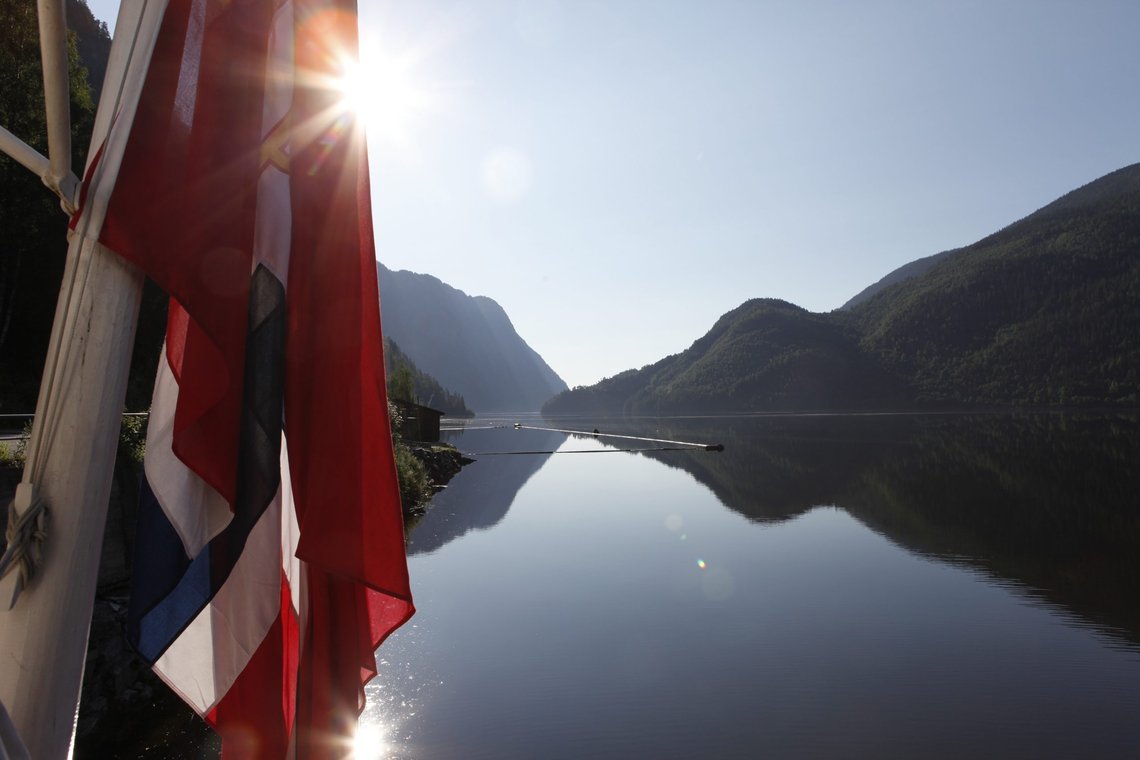 Bandak 20110730. På tur på Telemarkskanalen ombord på kanalbåten Henrik Ibsen. Bandak i strålende sol.
Foto: Marianne Løvland / NTB . Bandak 20110730. På tur på Telemarkskanalen ombord på kanalbåten Henrik Ibsen. Bandak i strålende sol.
Foto: Marianne Løvland / NTB .