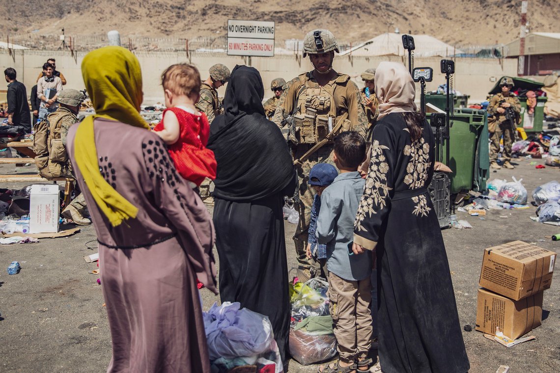 1100 afghanere har ankommet Sverige, og prioriteres i boligkøer. Kontrollen er mangelfull, og utgiftene vil bli astronomiske. Foto: Staff Sgt. Victor Mancilla/U.S. Marine Corps/ AP/ NTB 1100 afghanere har ankommet Sverige, og prioriteres i boligkøer. Kontrollen er mangelfull, og utgiftene vil bli astronomiske. Foto: Staff Sgt. Victor Mancilla/U.S. Marine Corps/ AP/ NTB