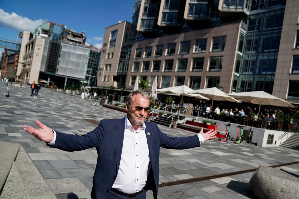 Oslo 20210527.
Byrådsleder i Oslo Raymond Johansen (Ap) er ute og går på Aker Brygge i Oslo.
Foto: Stian Lysberg Solum / NTB Oslo 20210527.
Byrådsleder i Oslo Raymond Johansen (Ap) er ute og går på Aker Brygge i Oslo.
Foto: Stian Lysberg Solum / NTB