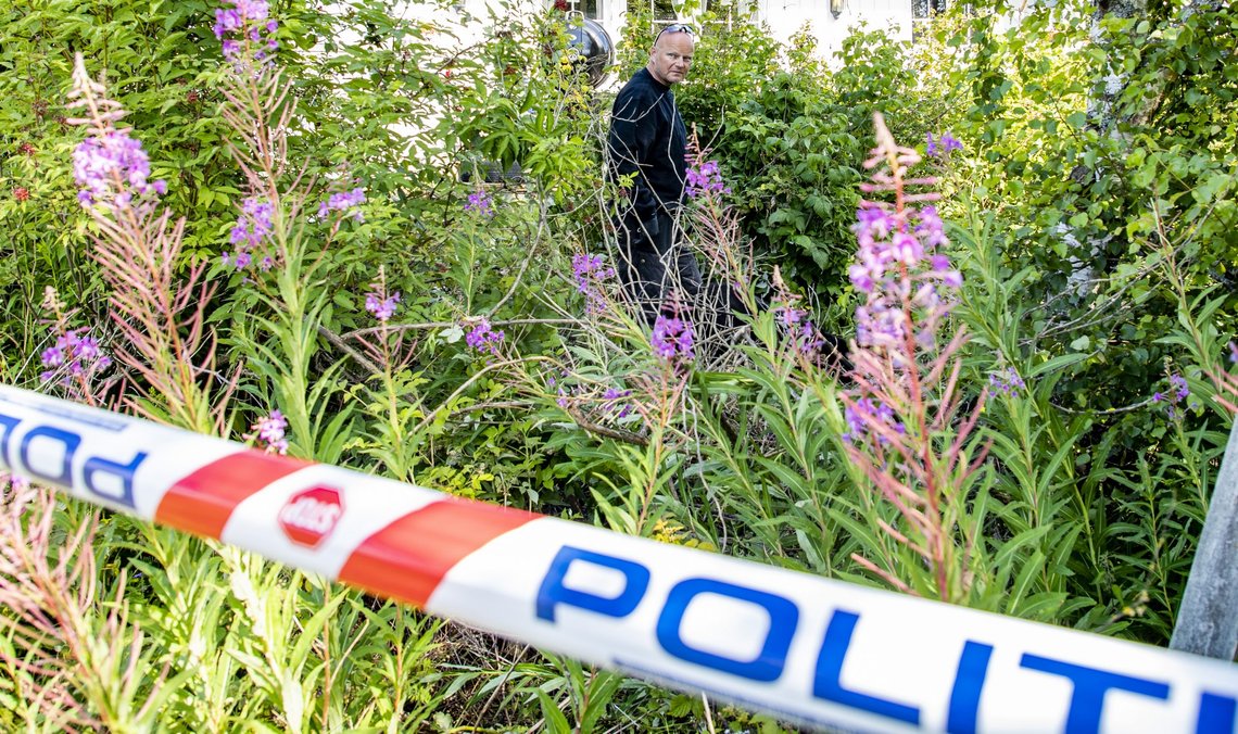 Avdøde Christian Halvorsen ble funnet av sin samboer 12. juli i fjor. Her jobber Kripos på stedet dagen etter. Foto: Geir Olsen / NTB Avdøde Christian Halvorsen ble funnet av sin samboer 12. juli i fjor. Her jobber Kripos på stedet dagen etter. Foto: Geir Olsen / NTB